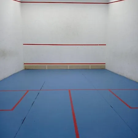 Maimonides شقة فوينخيرولا